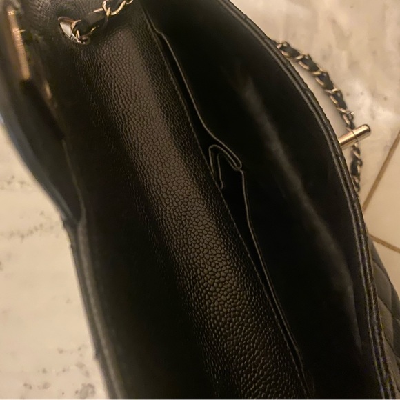 Classic Vintage Chanel Bag - Picture 7 of 8